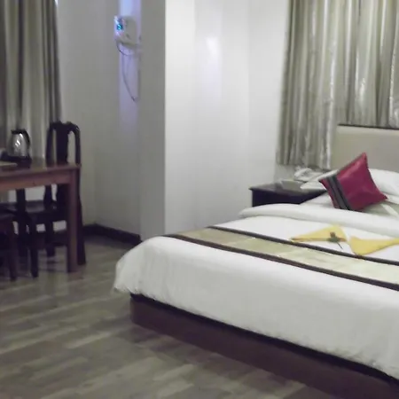 Golden Aye Yeik Mon Hotel Yangon Room photo