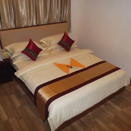 Golden Aye Yeik Mon Hotel Yangon Room photo