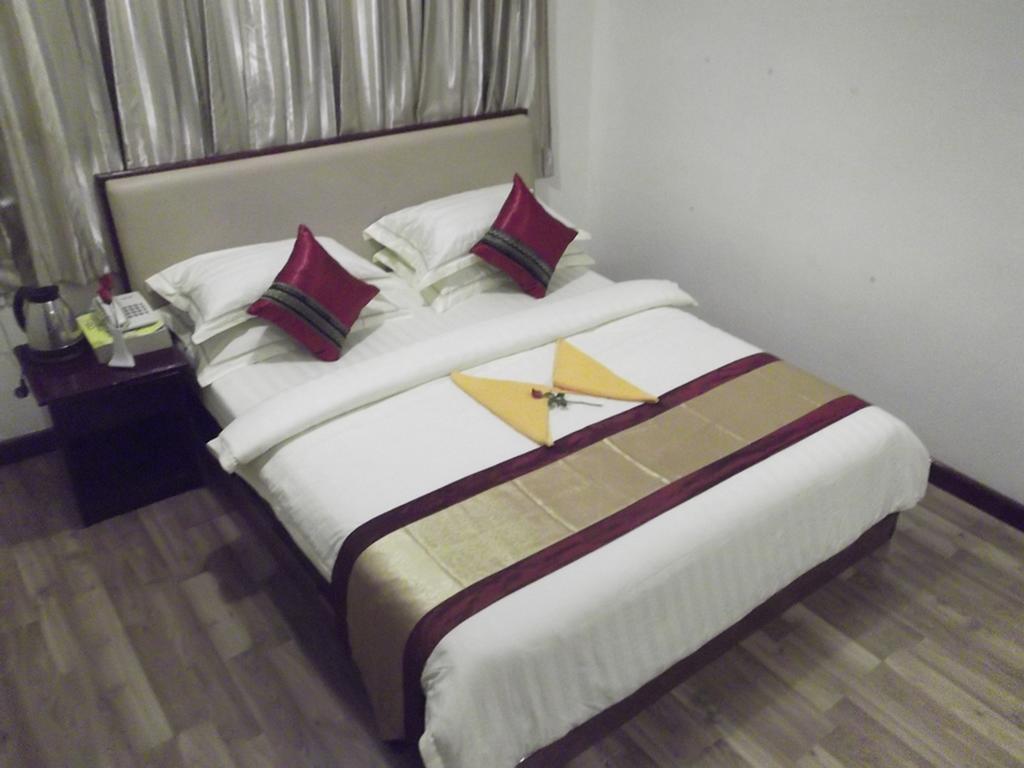 Hotel Golden Aye Yeik Mon Yangon