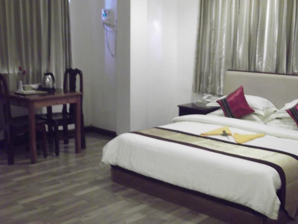 Hotel Golden Aye Yeik Mon *