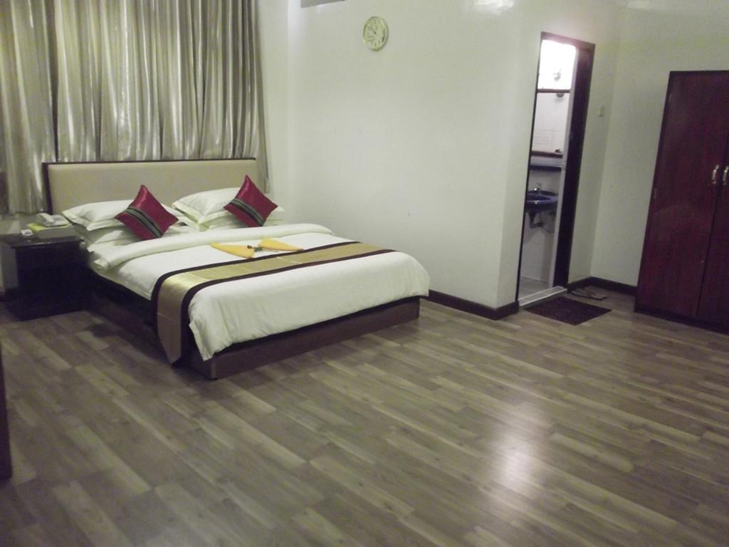 Hotel Golden Aye Yeik Mon Yangon