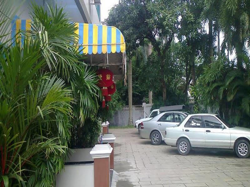 Golden Aye Yeik Mon Hotel *